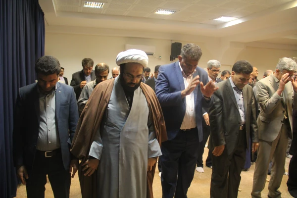 با حضور سرپرست دانشگاه فرهنگیان انجام شد:
دیدار مدیران استانی، پردیس ها و مراکز با امام جمعه بندر عباس 7