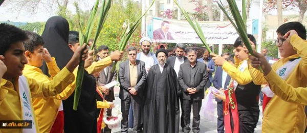 حجت الاسلام و المسلمین ابوترابی در اختتامیه اجلاس مدیران تاکید کرد
اهمیت برخورداری از اندیشه و تجربیات بازنشستگان تربیت معلم در مراکز تصمیم گیری 3