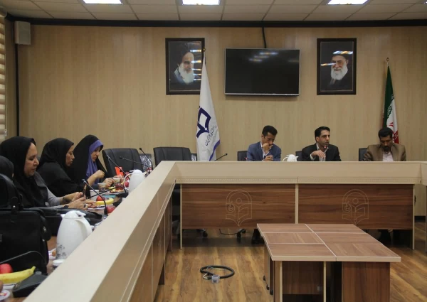 نشست مشترک شورای آموزشی با اعضای هیات علمی و استادان مدعو 5