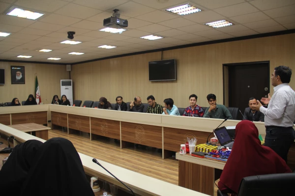 در پردیس شهید بهشتی هرمزگان برگزار شد :

جشنواره کشوری تجربیات برتر آموزشی - تربیتی اساتید و معلمان آموزش ریاضی ابتدایی 8