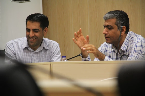 آغاز سمینارهای علمی هفتگی و گفتگو محور گروه اموزشی تربیت حرفه ای پردیس شهید بهشتی هرمزگان با حضور استادان و دانشجویان 8