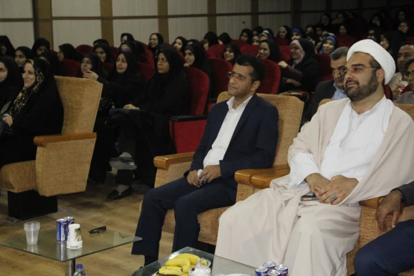 برگزاری مراسم گرامیداشت هفته آموزش و هفته معلم پردیس های استان هرمزگان 4