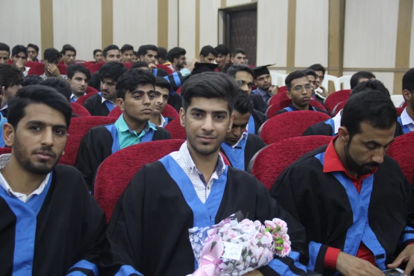 در پردیس شهید بهشتی هرمزگان برگزار گردید:

 سومین مراسم باشکوه دانش آموختگان دانشجویان دانشگاه فرهنگیان هرمزگان (ورودی ۹۳ ) 4