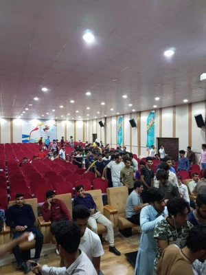 با حضور پرشور دانشجویان پردیس شهید بهشتی هرمزگان برگزار گردید:

انتخابات دوره ی چهارم انجمن اسلامی دانشجویان 6