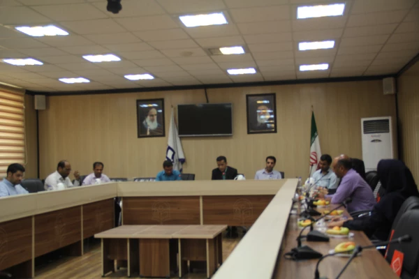 در آستانه روز خبرنگار و ایام انتخاب رشته کنکور ۹۷ صورت گرفت:

 نشست خبری سرپرست امور پردیس های استان هرمزگان  با اهالی رسانه 4