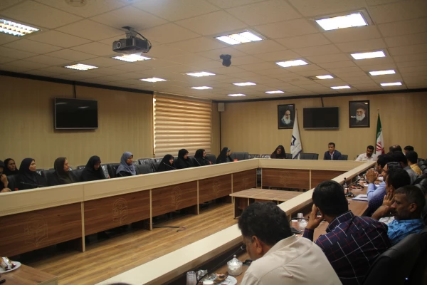 جلسه شورای اداری دانشگاه فرهنگیان هرمزگان در تاریخ 10/6/97 برگزار گردید. 8