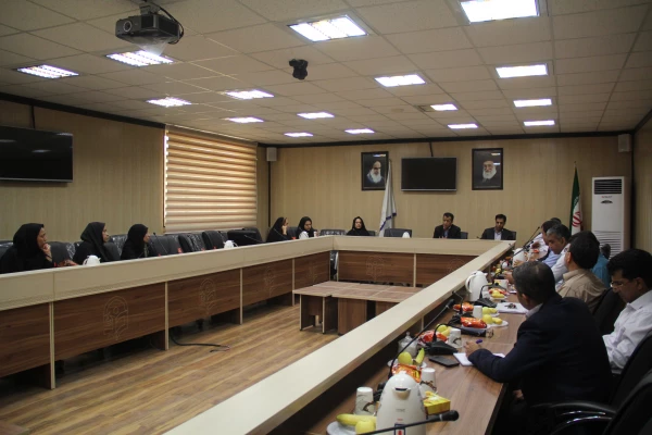 نشست هم اندیشی با اعضای هیات علمی و استادان دانشگاه فرهنگیان هرمزگان برگزار گردید . 6