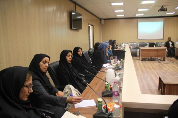 نشست مدیران مدارس و نمایندگان معلمان راهنمای مجری کارورزی در دانشگاه فرهنگیان هرمزگان برگزار گردید. 8