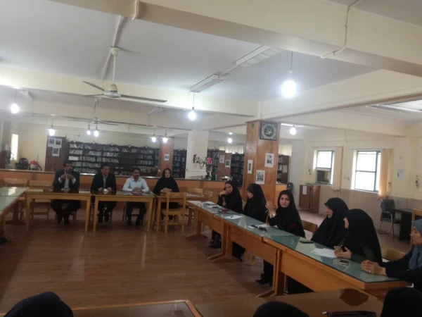 برگزاری نشست شورای اداری کارکنان پردیس فاطمه الزهرا (س) بندرعباس با حضور مدیر استانی دانشگاه 2