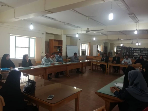 برگزاری نشست شورای اداری کارکنان پردیس فاطمه الزهرا (س) بندرعباس با حضور مدیر استانی دانشگاه 6