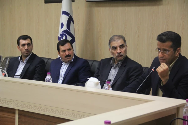 مشاور فرهنگی، اجتماعی و علمی سازمان برنامه و بودجه کشور به اتفاق معاون طرح و برنامه دانشگاه فرهنگیان و مدیران کل طرح و برنامه و منابع انسانی دانشگاه از پردیس های استان هرمزگان بازدید نمودند . 8