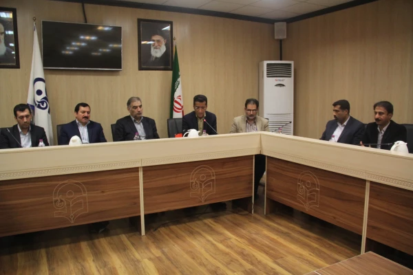 مشاور فرهنگی، اجتماعی و علمی سازمان برنامه و بودجه کشور به اتفاق معاون طرح و برنامه دانشگاه فرهنگیان و مدیران کل طرح و برنامه و منابع انسانی دانشگاه از پردیس های استان هرمزگان بازدید نمودند . 6