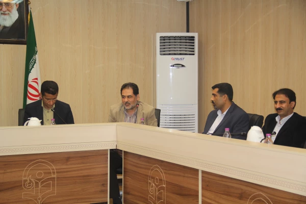 مشاور فرهنگی، اجتماعی و علمی سازمان برنامه و بودجه کشور به اتفاق معاون طرح و برنامه دانشگاه فرهنگیان و مدیران کل طرح و برنامه و منابع انسانی دانشگاه از پردیس های استان هرمزگان بازدید نمودند . 16