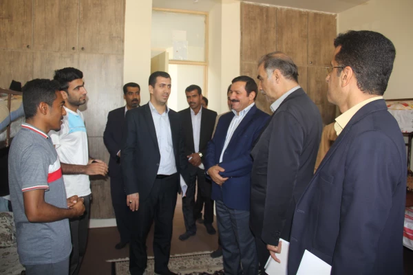 مشاور فرهنگی، اجتماعی و علمی سازمان برنامه و بودجه کشور به اتفاق معاون طرح و برنامه دانشگاه فرهنگیان و مدیران کل طرح و برنامه و منابع انسانی دانشگاه از پردیس های استان هرمزگان بازدید نمودند . 24