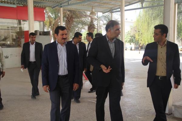 مشاور فرهنگی، اجتماعی و علمی سازمان برنامه و بودجه کشور به اتفاق معاون طرح و برنامه دانشگاه فرهنگیان و مدیران کل طرح و برنامه و منابع انسانی دانشگاه از پردیس های استان هرمزگان بازدید نمودند . 19