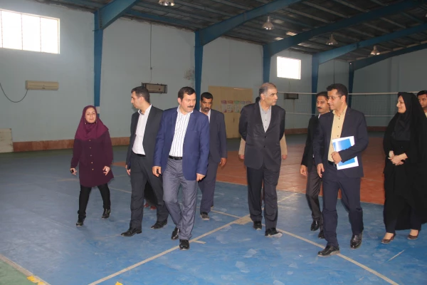 مشاور فرهنگی، اجتماعی و علمی سازمان برنامه و بودجه کشور به اتفاق معاون طرح و برنامه دانشگاه فرهنگیان و مدیران کل طرح و برنامه و منابع انسانی دانشگاه از پردیس های استان هرمزگان بازدید نمودند . 32