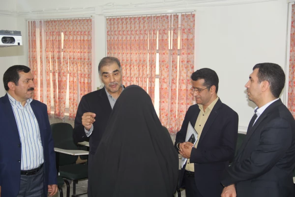 مشاور فرهنگی، اجتماعی و علمی سازمان برنامه و بودجه کشور به اتفاق معاون طرح و برنامه دانشگاه فرهنگیان و مدیران کل طرح و برنامه و منابع انسانی دانشگاه از پردیس های استان هرمزگان بازدید نمودند . 27