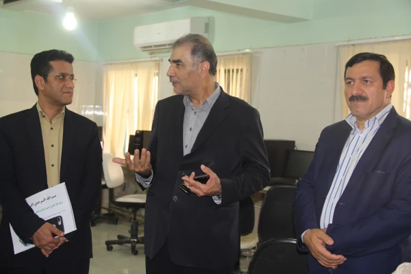 مشاور فرهنگی، اجتماعی و علمی سازمان برنامه و بودجه کشور به اتفاق معاون طرح و برنامه دانشگاه فرهنگیان و مدیران کل طرح و برنامه و منابع انسانی دانشگاه از پردیس های استان هرمزگان بازدید نمودند . 30