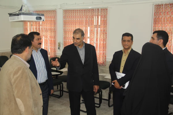 مشاور فرهنگی، اجتماعی و علمی سازمان برنامه و بودجه کشور به اتفاق معاون طرح و برنامه دانشگاه فرهنگیان و مدیران کل طرح و برنامه و منابع انسانی دانشگاه از پردیس های استان هرمزگان بازدید نمودند . 28