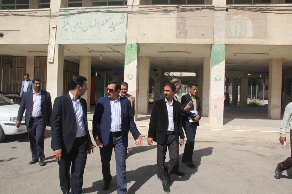 مشاور فرهنگی، اجتماعی و علمی سازمان برنامه و بودجه کشور به اتفاق معاون طرح و برنامه دانشگاه فرهنگیان و مدیران کل طرح و برنامه و منابع انسانی دانشگاه از پردیس های استان هرمزگان بازدید نمودند . 38
