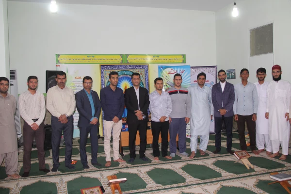 همزمان با هفته قرآنی دانشگاه فرهنگیان هرمزگان 

محفل نورانی انس با قرآن کریم در پردیس شهید بهشتی هرمزگان 3