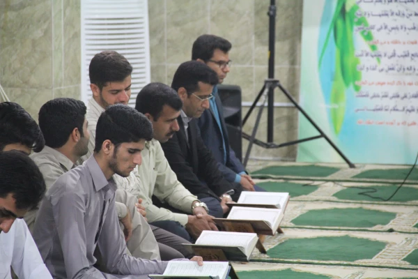 همزمان با هفته قرآنی دانشگاه فرهنگیان هرمزگان 

محفل نورانی انس با قرآن کریم در پردیس شهید بهشتی هرمزگان 11