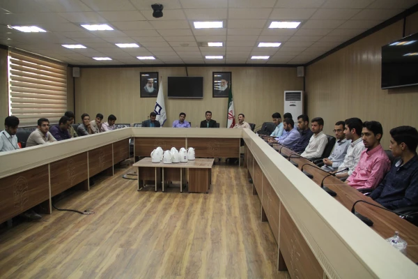 به مناسبت هفته کتاب و کتابخوانی برگزار شد :

تجلیل از کتابداران پردیس های هرمزگان و فعالان دانشجوئی حوزه کتاب و کتابخوانی 10