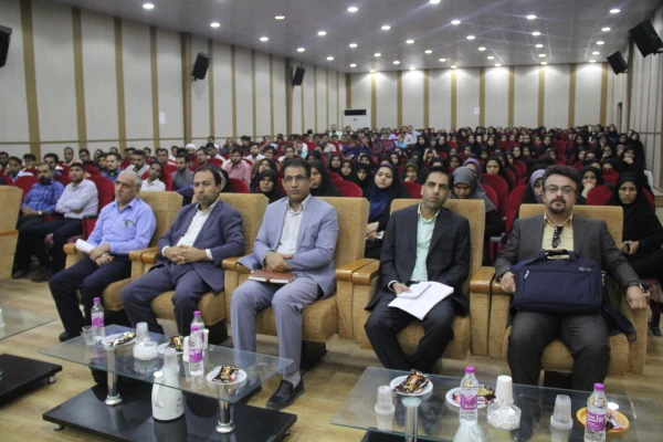 آیین آغازین دوره جدید مهارت آموزی دانشگاه فرهنگیان هرمزگان برگزار شد.
دوره جدید مهارت آموزی دانشگاه فرهنگیان هرمزگان با حضور 330  نفر از مهارت آموزان جدید ، آغاز شد . 23