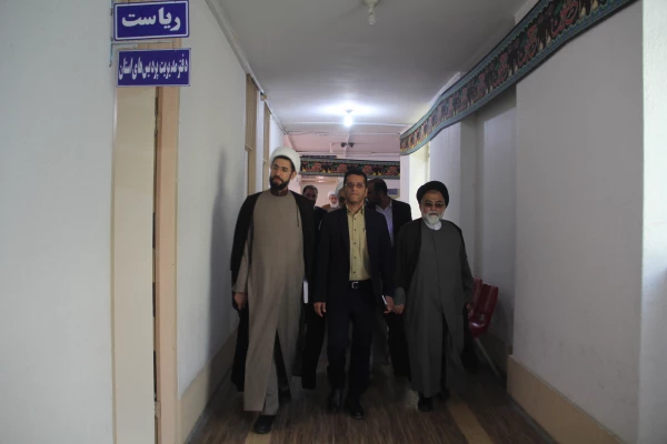 با حضور حجه الاسلام و المسلمین دکتر رستمی رئیس نهاد نمایندگی مقام معظم رهبری در دانشگاه ها برگزار گردید:

 مراسم تکریم و معارفه سرپرستان پیشین و جدید دفتر نهاد نمایندگی مقام معظم رهبری در دانشگاه فرهنگیان هرمزگان 
 16