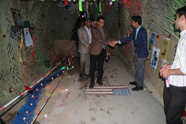 با حضور خانواده شهدای تربیت معلم و شهدای مدافع حـرم ومدیر کل بنیاد شهید استان هرمزگان برگزار گردید .

چهـارمین یادواره شـهدای تربیت معـلم استـان هرمـزگـان 2