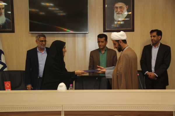 در نشست عمومی اعضای هیات علمی و مدرسان مدعو دانشگاه فرهنگیان هرمزگان صورت گرفت :

معارفه مدیران جدید گروه های آموزشی دانشگاه فرهنگیان هرمزگان 11