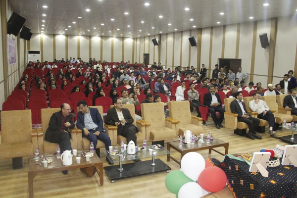 برگزاری مراسم میلاد با سعادت حضرت فاطمه الزهرا و  روز  زن  و روز مادر و شب فرهنگی سیستان در دانشگاه فرهنگیان هرمزگان 4