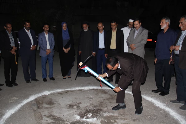 با حضور دکتر خاکی معاون طرح و برنامه دانشگاه فرهنگیان و مدیران استانی عملیات احداث خوابگاه 700 نفره و ساختمان آموزشی 25 کلاسه پردیس فاطمه الزهرا  (س ) آغاز شد. 10