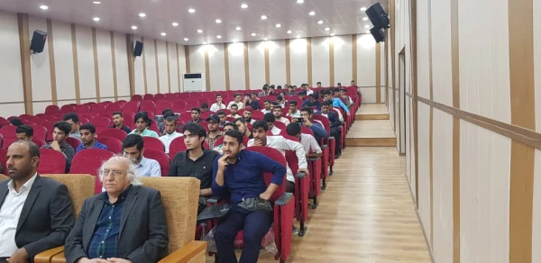 با حضور دکتر عسکرخانی استاد دانشگاه تهران و به همت بسیج دانشجویی برگزار گردید:

نشست تحلیلی اهداف آمریکا در دشمنی با سپاه پاسداران انقلاب اسلامی در دانشگاه فرهنگیان هرمزگان
 5