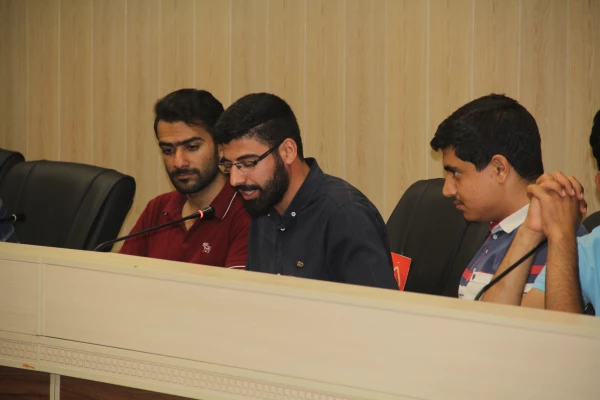 با حضور مدیرکل کتابخانه های عمومی استان هرمزگان

هشتمین نشست کتابخوانی دانشجویان دانشگاه فرهنگیان هرمزگان برگزار گردید 3