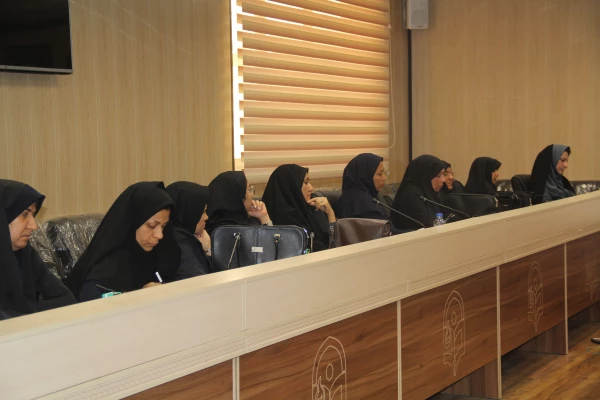 به مناسبت دهه سرآمدی آموزش و با موضوع تحلیل کیفیت آموزش برگزار گردید.

گردهمائی استادان و اعضای هیات علمی دانشگاه فرهنگیان هرمزگان 
 5