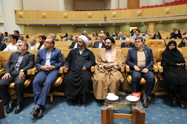 حضور نمایندگان پیشکسوت 54 سال تربیت معلم استان هرمزگان در مراسم سراسری نکوداشت یکصد سالگی تربیت معلم کشور 15