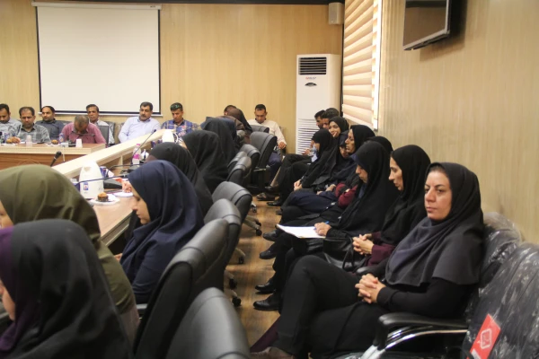 نشست مشترک اداری مدیریت استانی و پردیس های استان هرمزگان تشکیل شد. 6