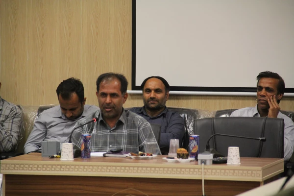 نشست مشترک اداری مدیریت استانی و پردیس های استان هرمزگان تشکیل شد. 9