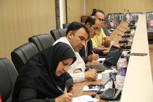 نشست خبری مدیریت امور پردیس های استان هرمزگان با اصحاب رسانه و تجلیل از خبرنگاران حوزه دانشگاه
 2