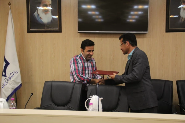 نشست خبری مدیریت امور پردیس های استان هرمزگان با اصحاب رسانه و تجلیل از خبرنگاران حوزه دانشگاه
 7