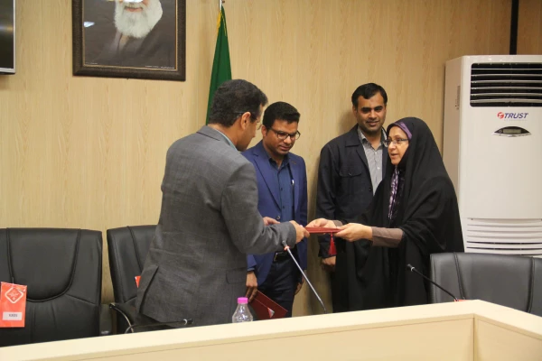 نشست خبری مدیریت امور پردیس های استان هرمزگان با اصحاب رسانه و تجلیل از خبرنگاران حوزه دانشگاه
 10