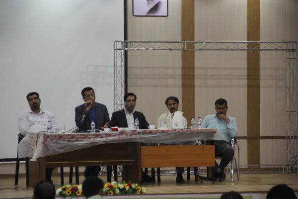 نشست صمیمی مدیریت امور پردیس های استان هرمزگان با دانشجویان پردیس شهید بهشتی 2