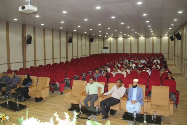 نشست صمیمی مدیریت امور پردیس های استان هرمزگان با دانشجویان پردیس شهید بهشتی 7