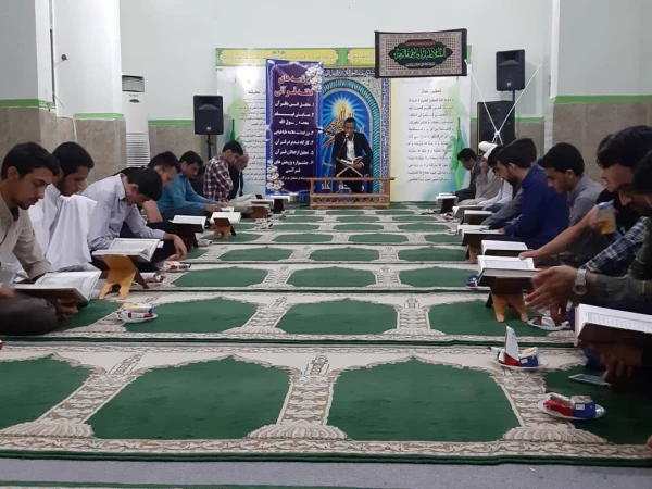 به مناسبت هفته قرآنی دانشگاه فرهنگیان هرمزگان برگزار گردید
  محفل انس با قرآن کریم
 4