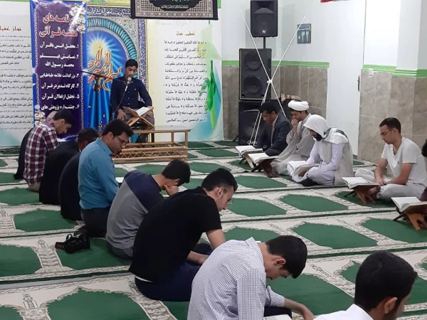 به مناسبت هفته قرآنی دانشگاه فرهنگیان هرمزگان برگزار گردید
  محفل انس با قرآن کریم
 6