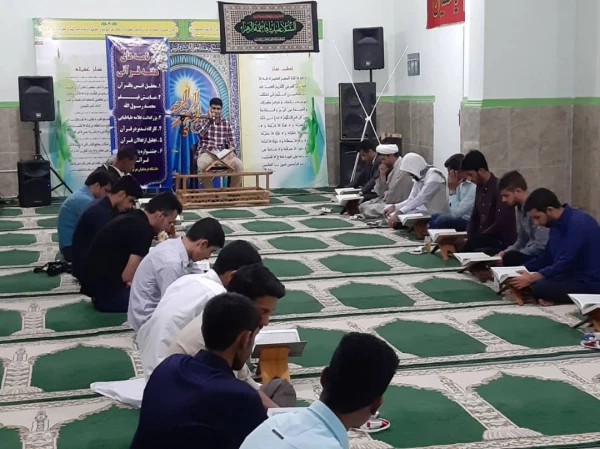 به مناسبت هفته قرآنی دانشگاه فرهنگیان هرمزگان برگزار گردید
  محفل انس با قرآن کریم
 7