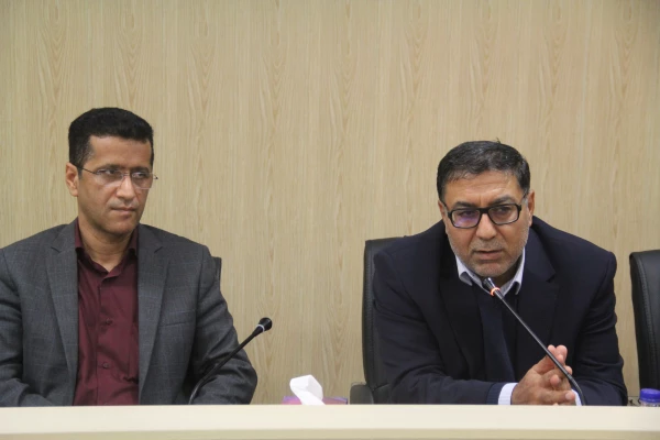 دکتر انصاری راد معاون دانشجویی دانشگاه در نشست اداری پردیس های استان هرمزگان
با پذیرش حداکثری دانشجو به توسعه و بالندگی آموزش و پرورش کمک می کنیم 2