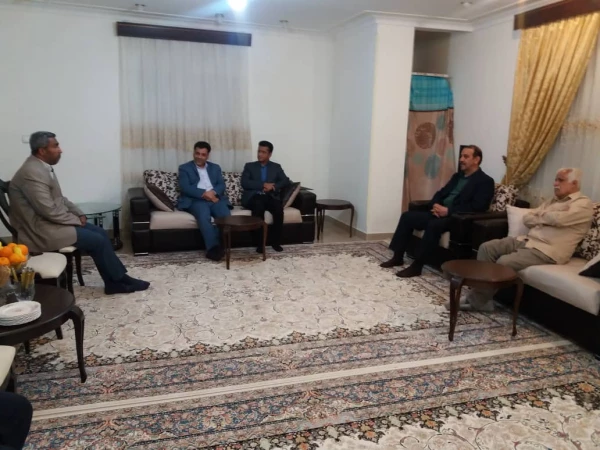 دیدار دکتر محمـدی معـاون فرهنگی دانشگاه فرهنگیـان با  خانواده شهید تنیده از شهـدای تربیت معلم استان هرمزگان 6
