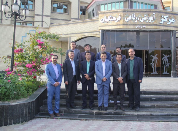 با حضور معاونت فرهنگی اجتماعی دانشگاه فرهنگیـان سومیـن نشست شورای راهبـردی قطب دو فرهنگی اجتماعی در دانشگاه فرهنگیان هرمزگـان برگزار گردید 5